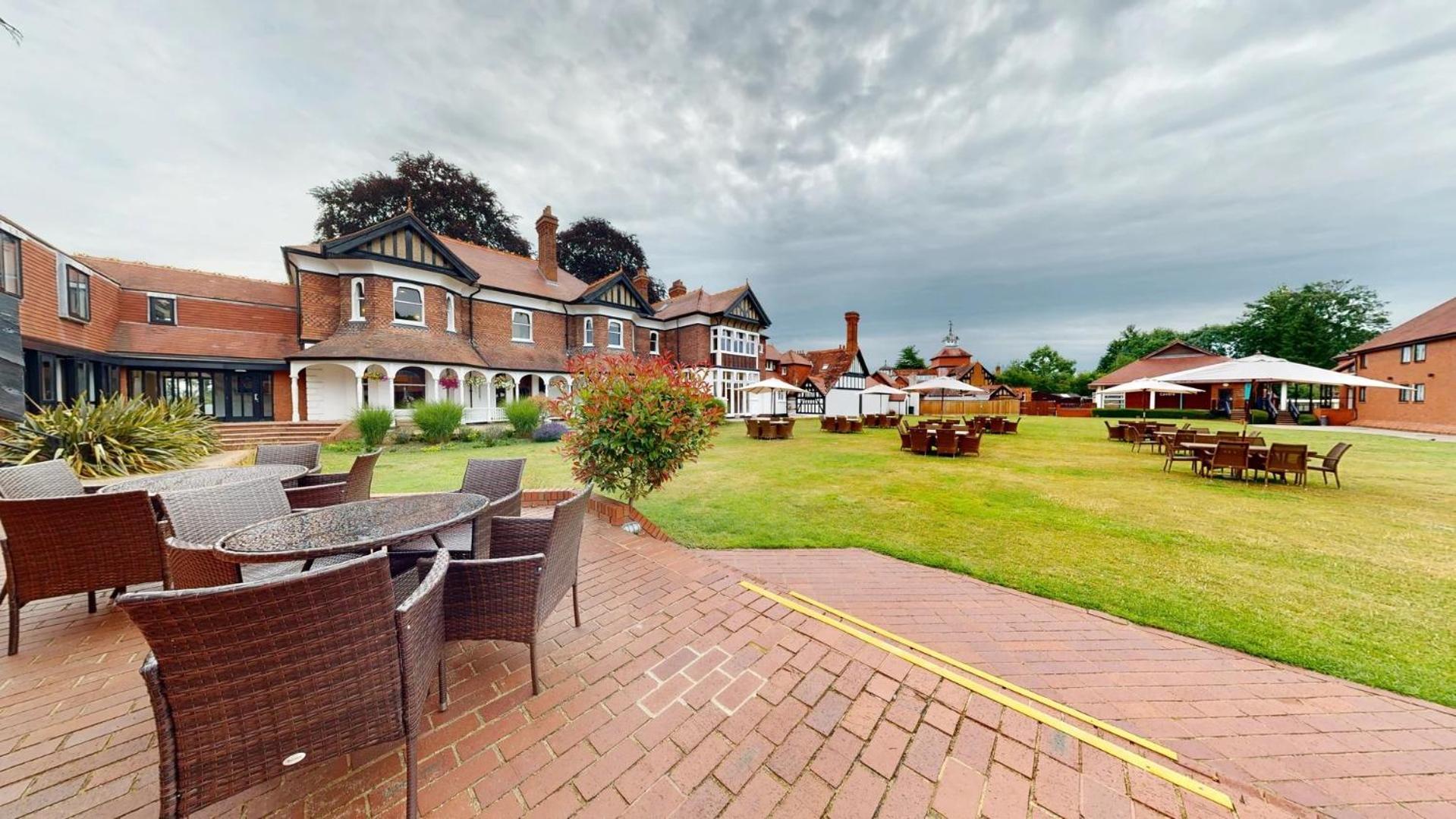 Cim Business Centre Hotel Maidenhead Exterior foto