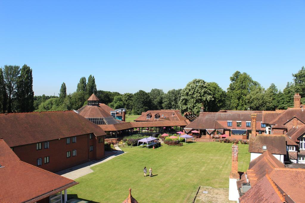 Cim Business Centre Hotel Maidenhead Exterior foto