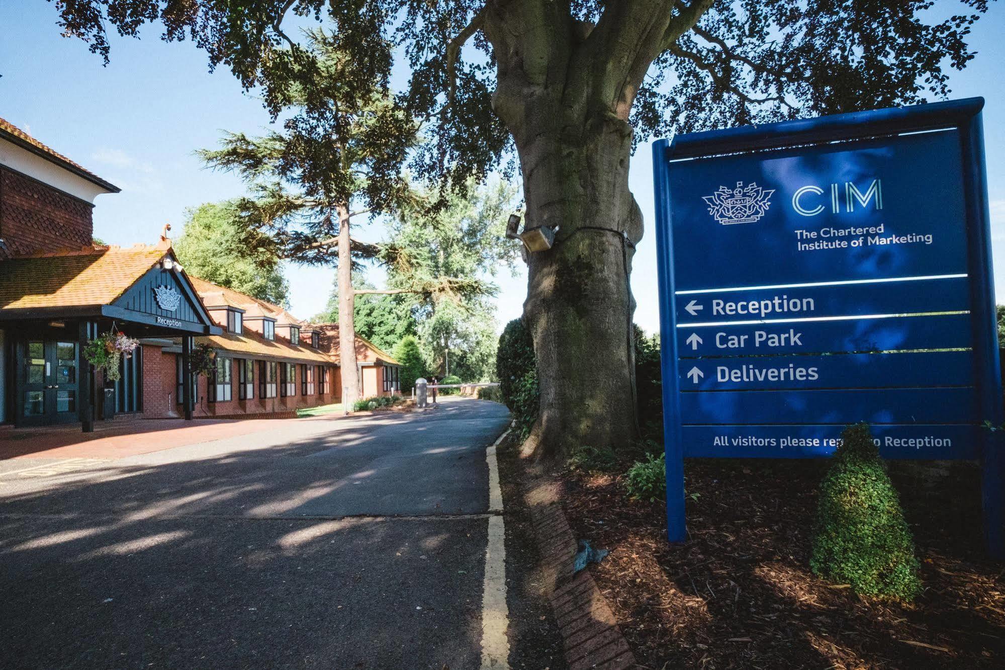 Cim Business Centre Hotel Maidenhead Exterior foto